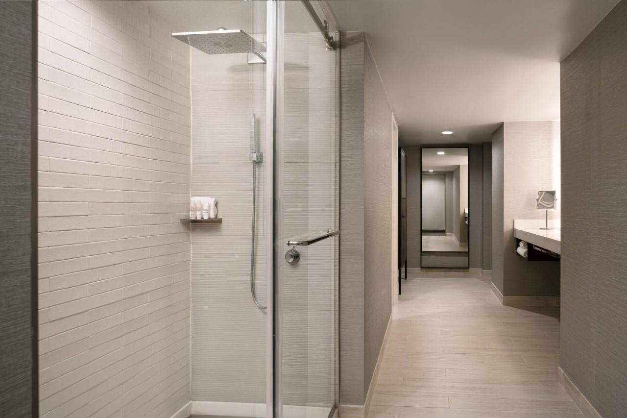 Marriott Riverside At The Convention Center Экстерьер фото