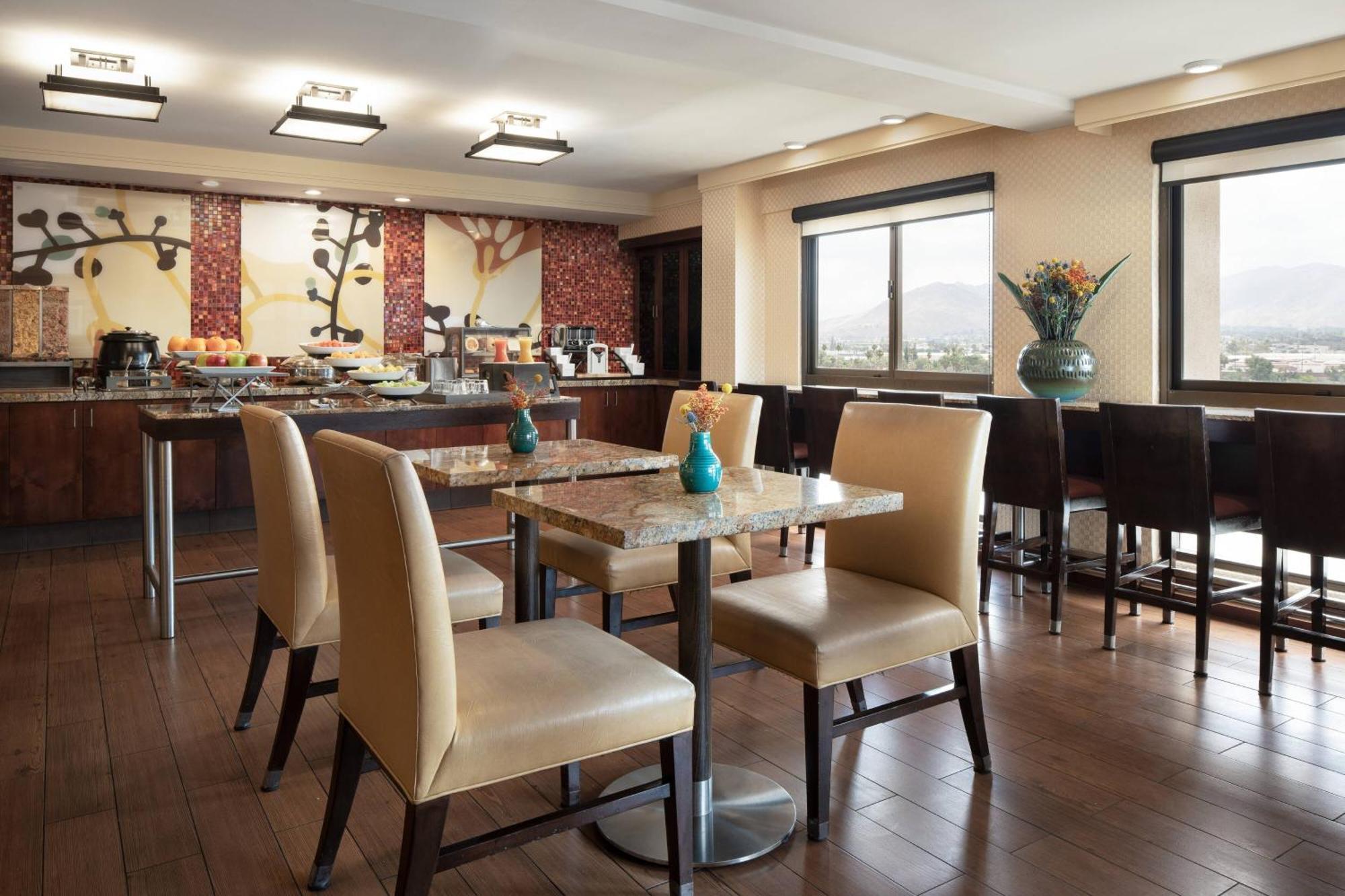 Marriott Riverside At The Convention Center Экстерьер фото